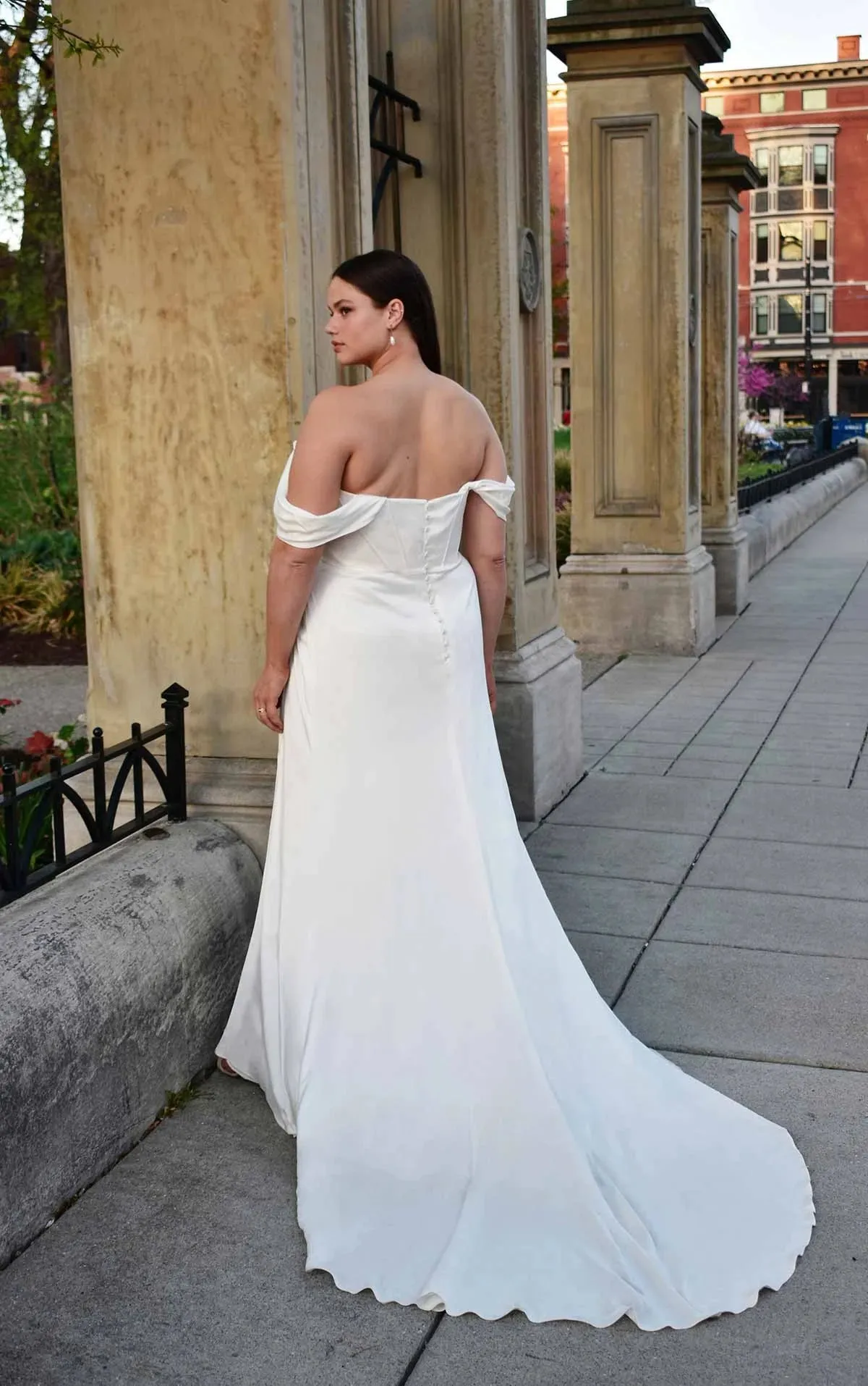 1453 Essense Martina Liana
