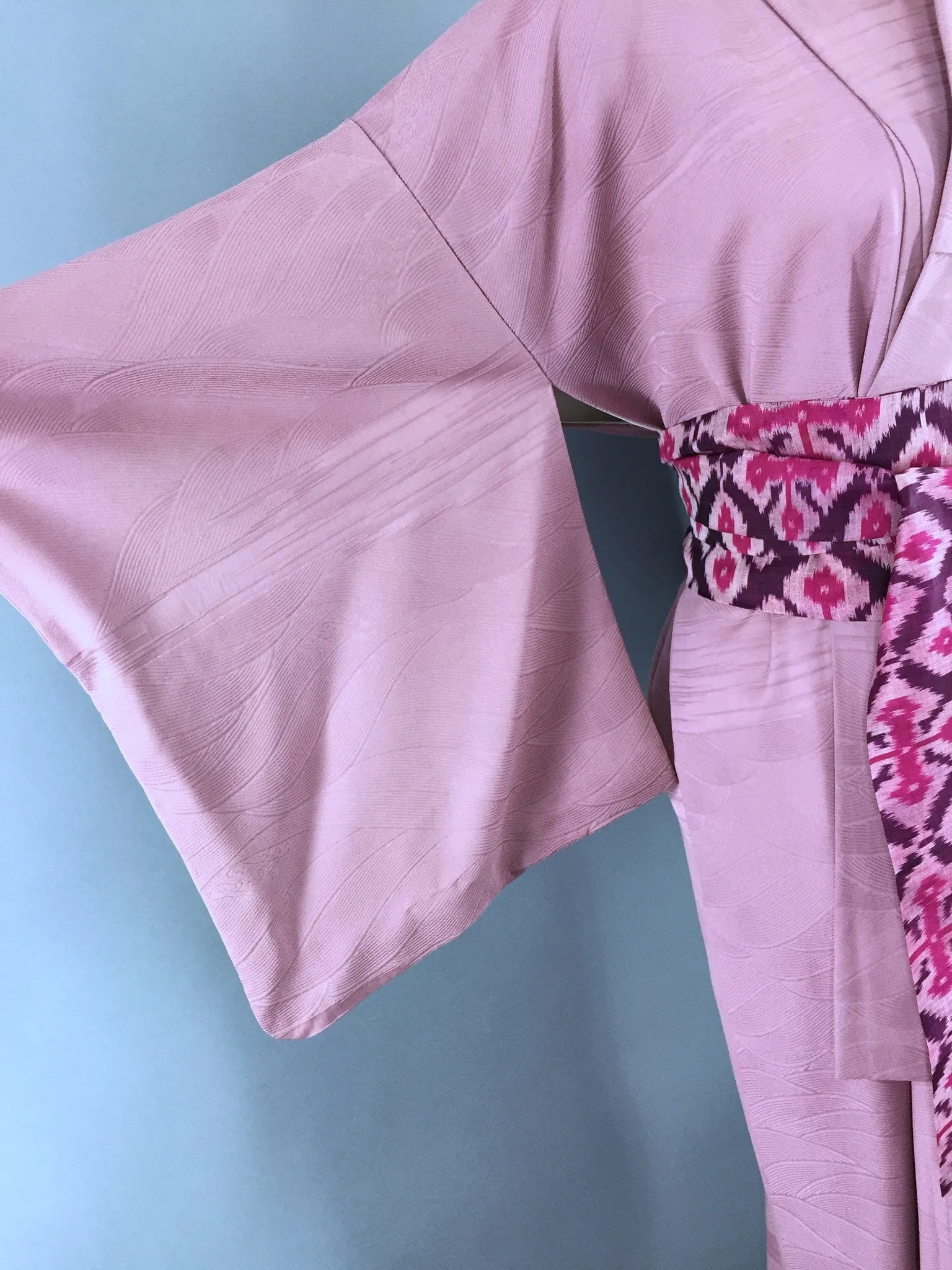 1950s Vintage Silk Kimono Robe in Lavender Purple Textured Crepe