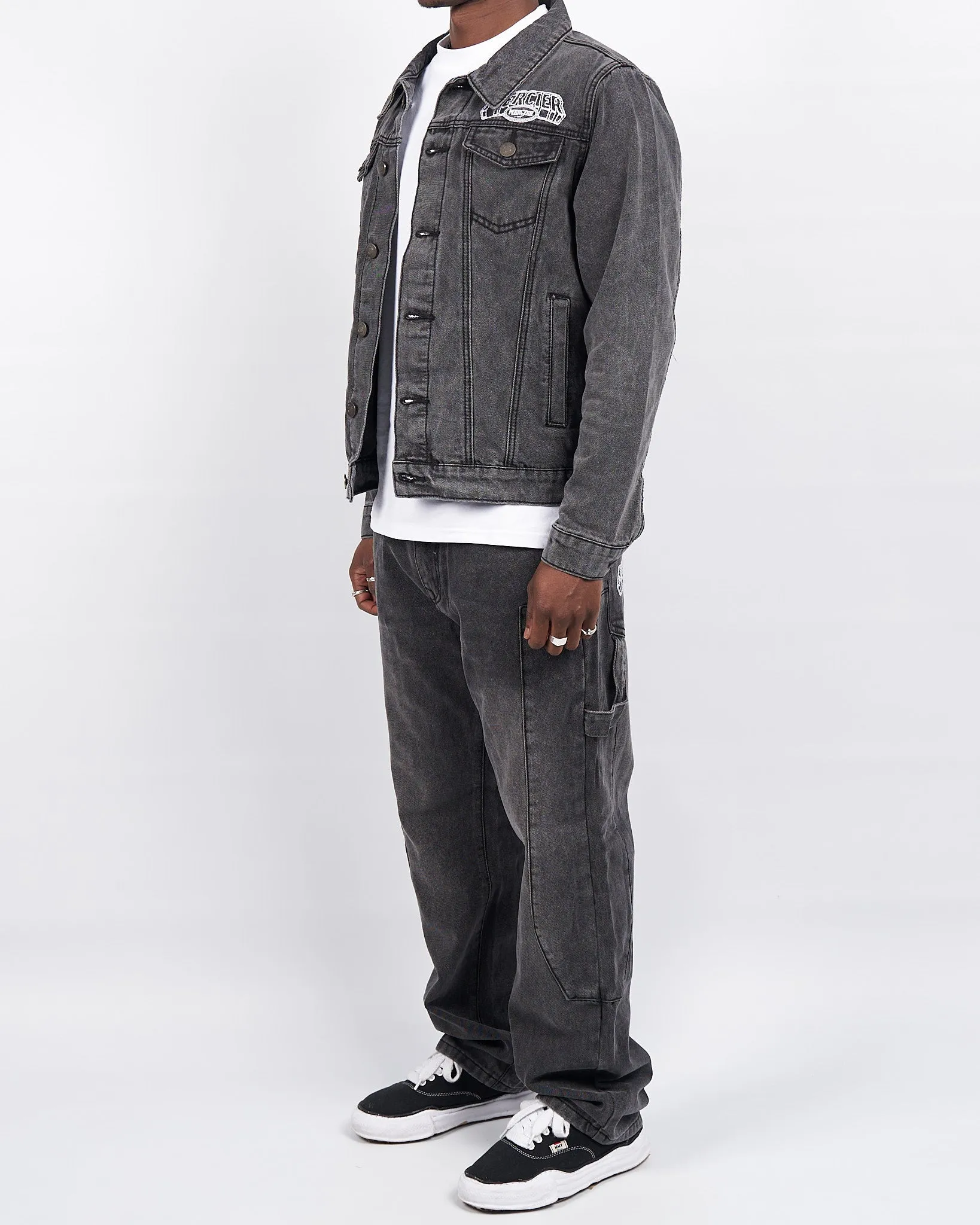 Relaxed Fit Charcoal Grey Jeans for Casual Wear
