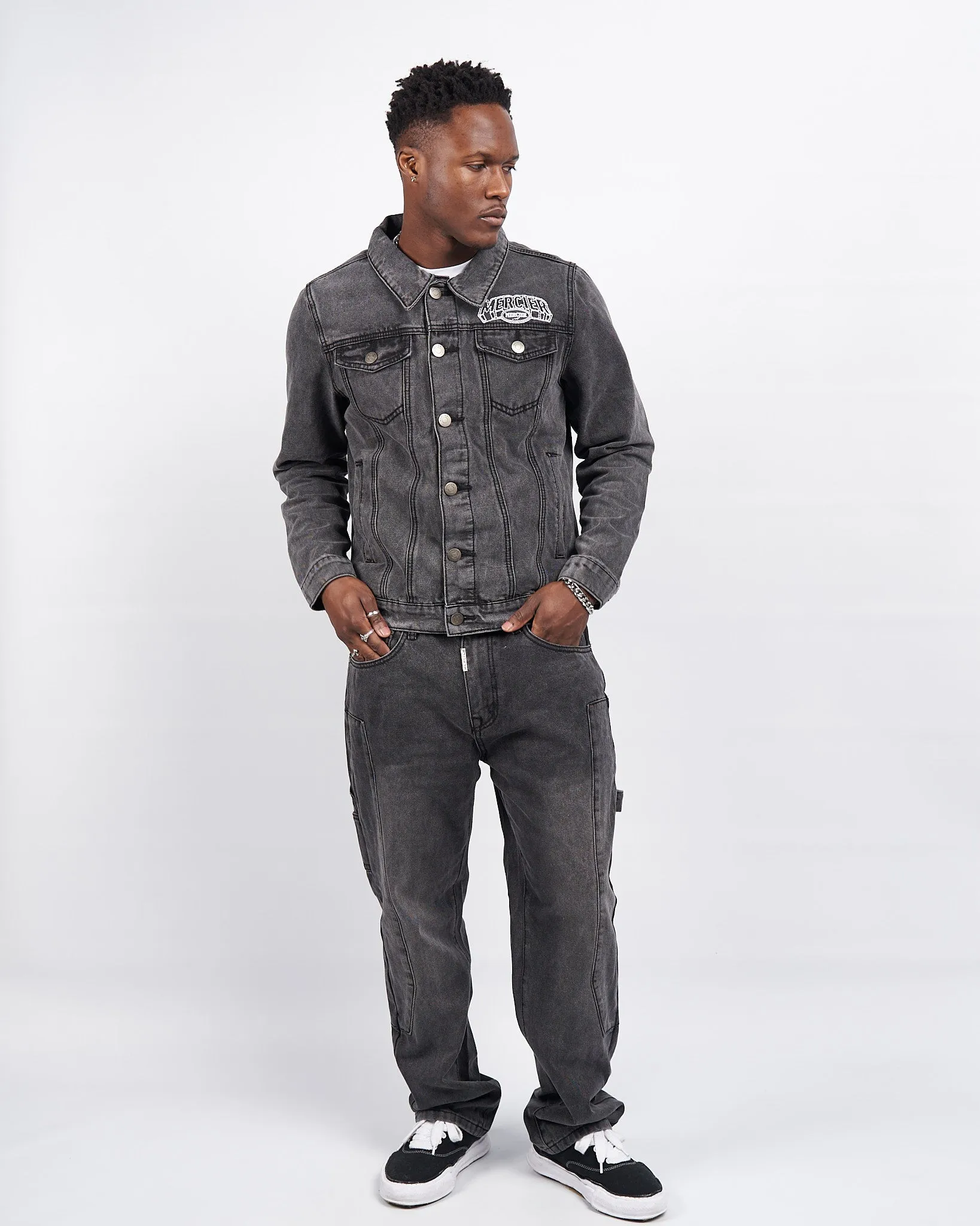 Relaxed Fit Charcoal Grey Jeans for Casual Wear