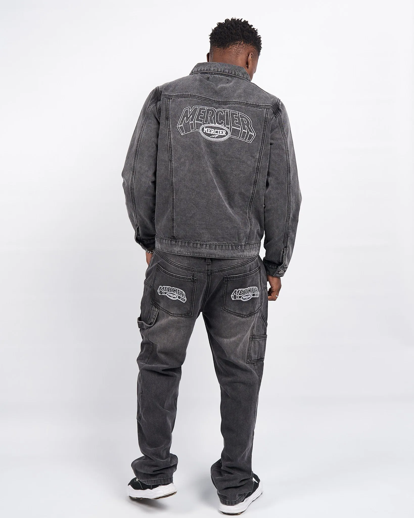 Relaxed Fit Charcoal Grey Jeans for Casual Wear