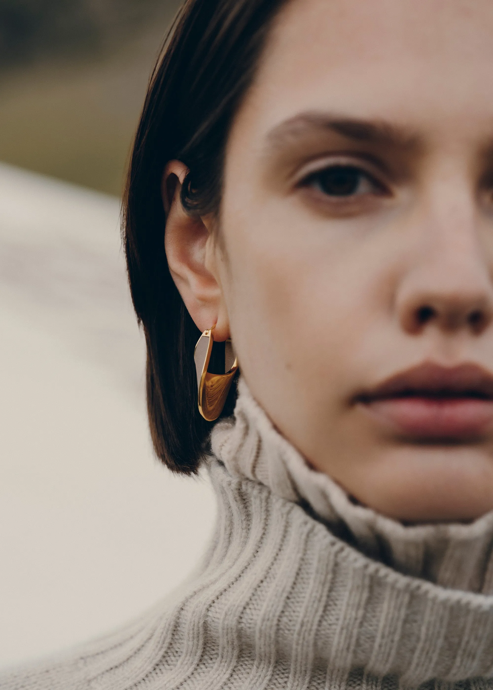 Éole Slim Hoop Earrings - Taupe Leather